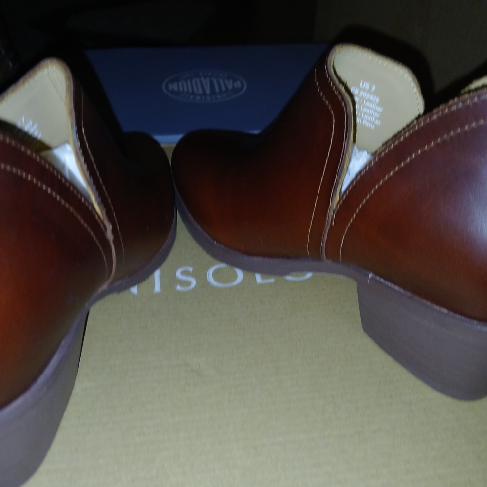 Nisolo Women's Chestnut Leather Ankle Boots - Picture 5 of 10